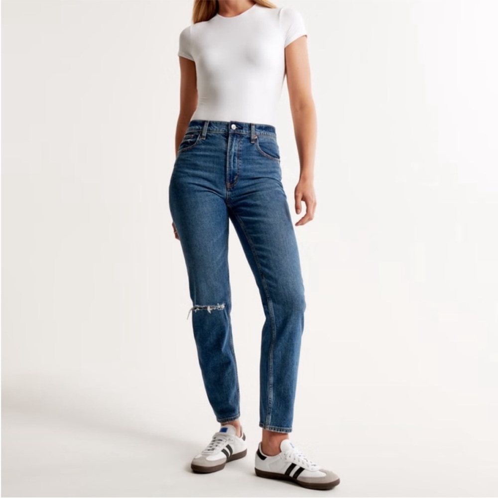 Womens Abercrombie curve love mom high rise jean size 27/4